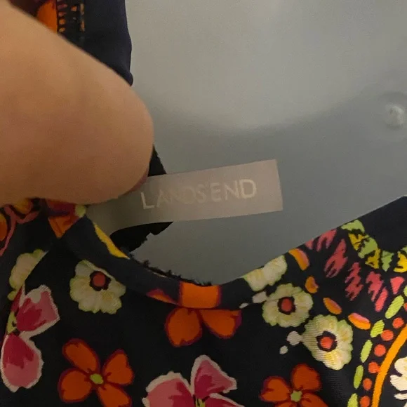 Lands' End Scoop Neck Tugless-Tank One-piece Swimsuit in Paisley & Flowe… - Picture 7 of 10